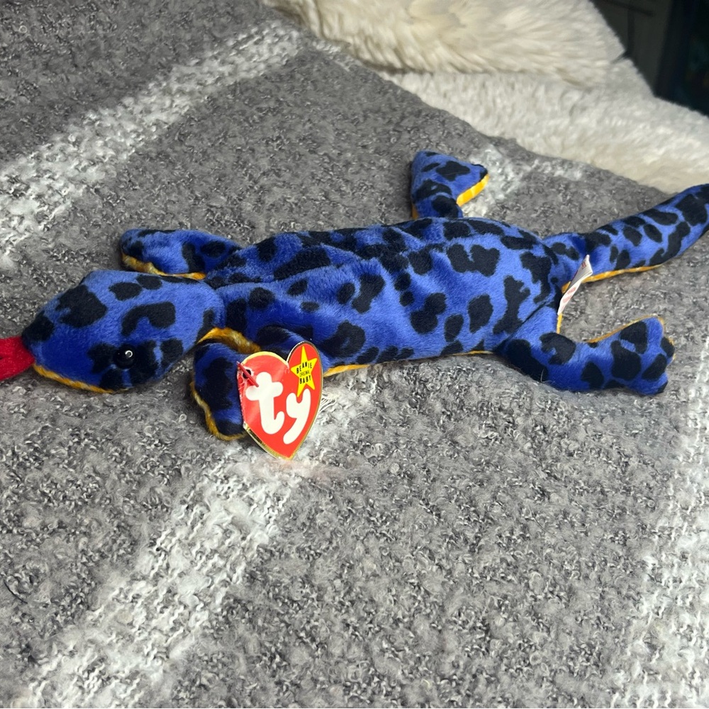 Ty Blue and Black Lizard Plush with Yellow Accents - Picture 8 of 8